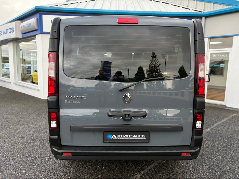 2022 Renault Trafic 2L Diesel For Sale Images