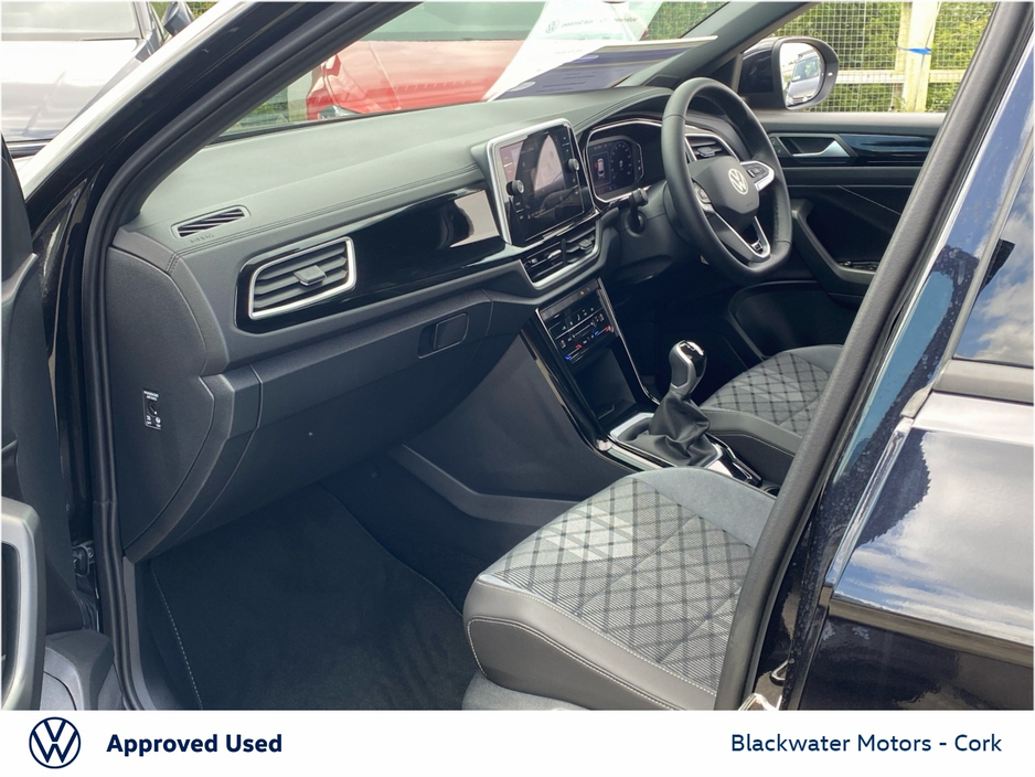 Volkswagen T-Roc 1.0TSI 110BHP R-LINE WITH REAR VIEW CAMERA — thumbnail 21