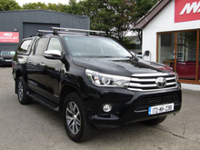 Toyota Hilux 2.4 D4D Invincible 4WD D/C 4DR