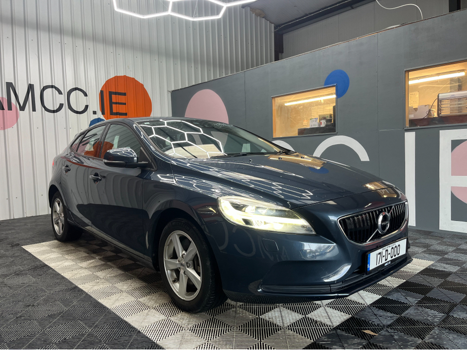 Used Volvo V40 2017 in Dublin