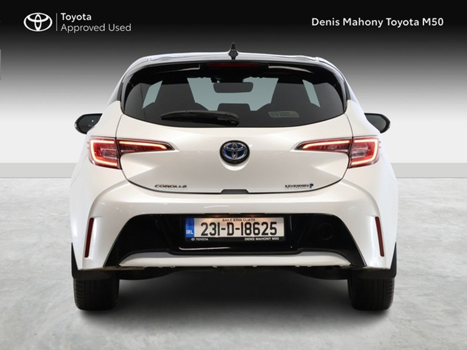Toyota Corolla Luna Sport Hatchback Hybrid — thumbnail 4