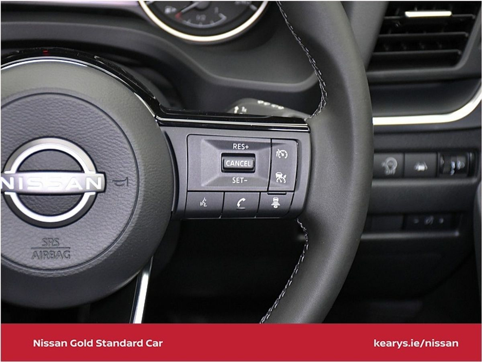 Nissan Qashqai 1.3 PET MILD HYBRID SV - 1 OWNER WITH A FULL SERVICE HISTORY — thumbnail 19