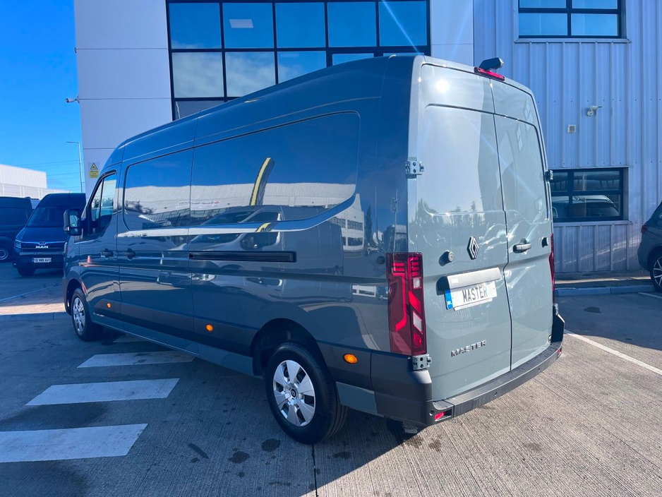 2026 Renault Master 2L Diesel For Sale Images