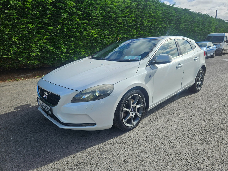 2015 Volvo V40 For Sale Images