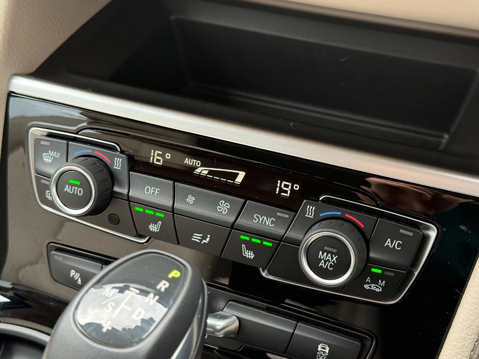 BMW 2 Series LUXURY 150BHP AUTO 2.0 DIESEL *REAR VIEW CAMERA, 16 " ALLOYS, PARKING SENSORS FRONT & REAR, ADAPTIVE CRUISE CONTROL, MEMORY SEATS, LEATHER UPHOLSTERY, 3 STAGE HEATED SEATS, HEADS UP DISPLAY* — thumbnail 16