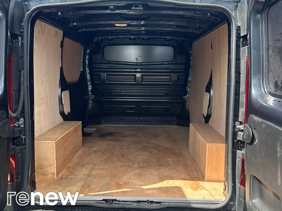 2026 Renault Trafic 2L Diesel For Sale Images