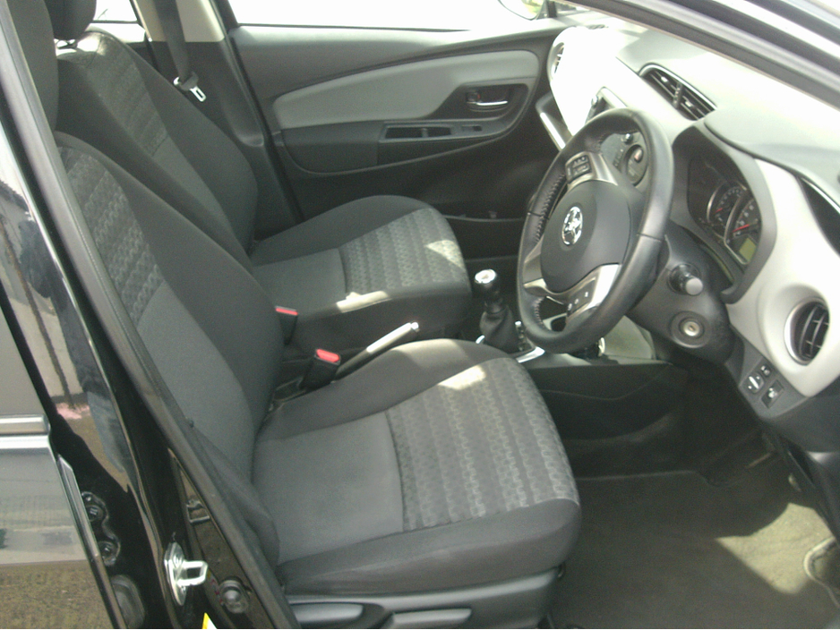 2016 Toyota Yaris 1L Petrol For Sale Images
