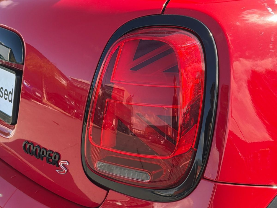 2024 MINI Hatch 2L Petrol For Sale Images
