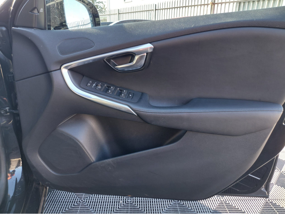 2015 Volvo V40 1.6L Petrol For Sale Images