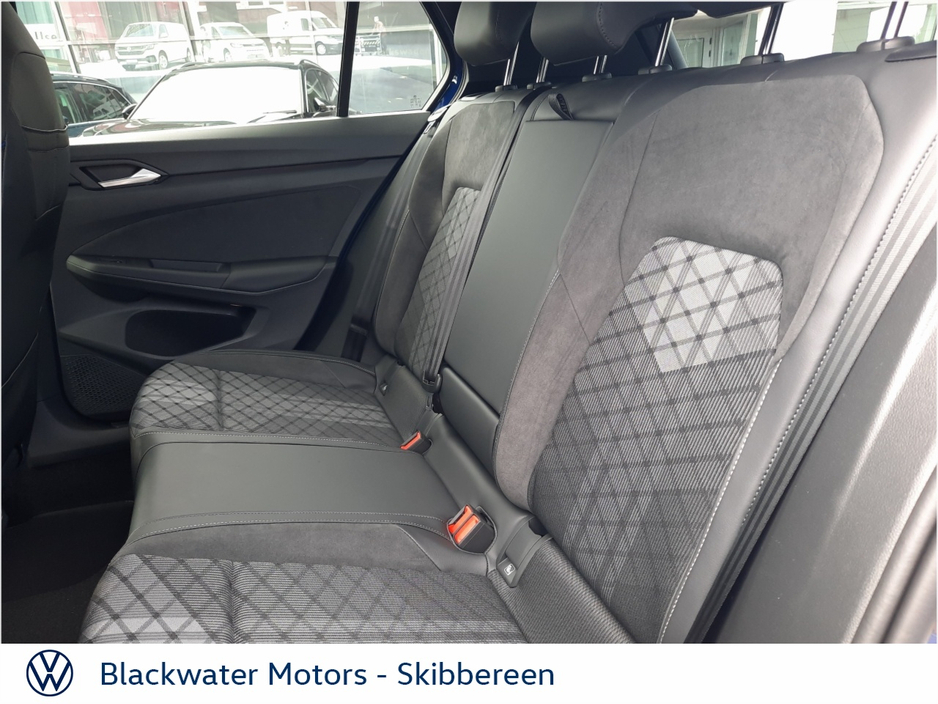Volkswagen Golf 2.0TDI 150BHP R-LINE AUTOMATIC — thumbnail 4