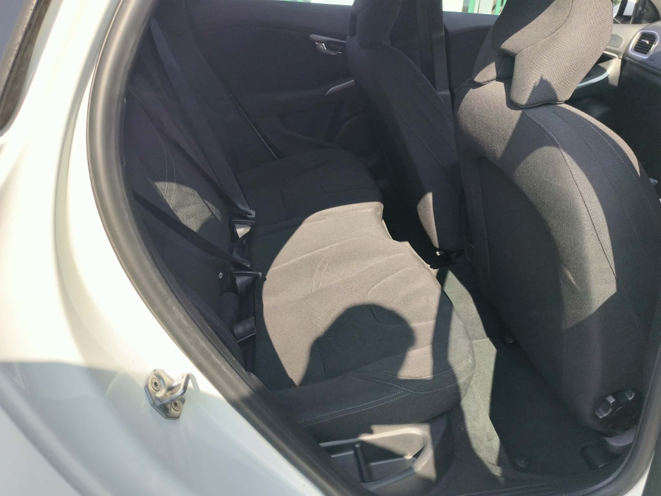 2015 Volvo V40 1.6L Diesel For Sale Images