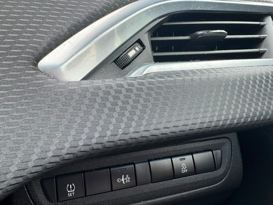 Peugeot 2008 1.2 VTI 82 bhp Active — thumbnail 10