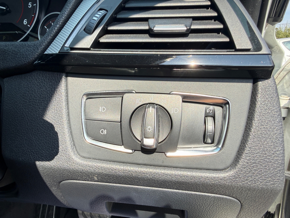 2013 BMW 3 Series 2L Diesel For Sale Images