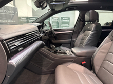 2021 Volkswagen Touareg 3L Diesel For Sale Images