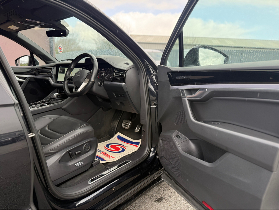 2022 Volkswagen Touareg 3L Diesel For Sale Images