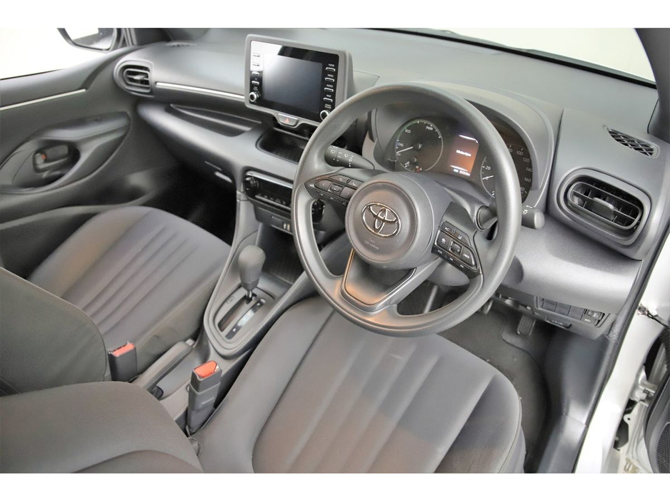 Toyota Yaris 1.5 PETROL HYBRID *REVERSE CAM* — thumbnail 13