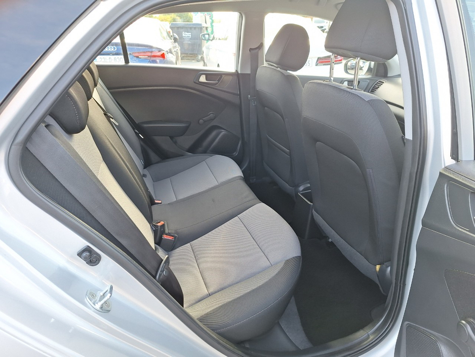 Hyundai i20 ACTIVE PETROL CLASSIC 5DR — thumbnail 11
