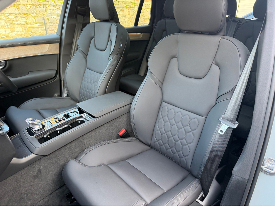 2025 Volvo XC90 2L Petrol Plug-in Hybrid For Sale Images