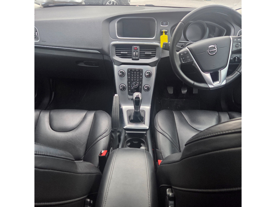 2017 Volvo V40 2L Diesel For Sale Images