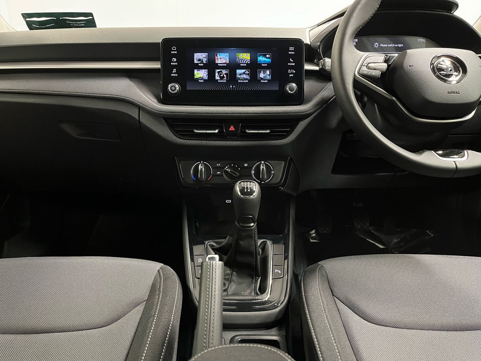 Skoda Fabia Selection 1.0MPI 80HP - Reversing Camera - Air Conditioning - Cruise Control - Keyless Start - Apple CarPlay/Android Auto — thumbnail 19