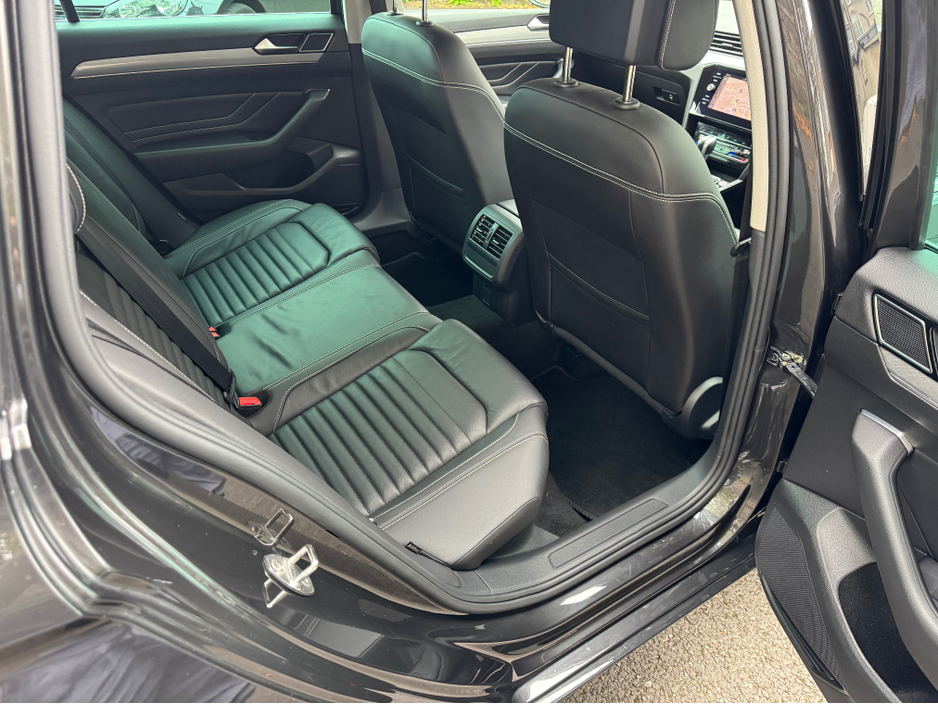 2022 Volkswagen Passat 1.4L Petrol Plug-in Hybrid For Sale Images