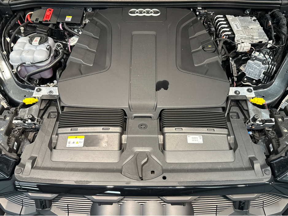2025 Audi Q7 3L Diesel For Sale Images