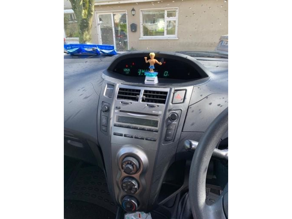 Toyota Yaris 1.0 Terra Hatchback Petrol Manual (69bhp) — thumbnail 9