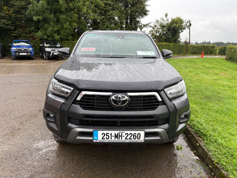 2025 Toyota Hilux 2.8L Diesel For Sale Images