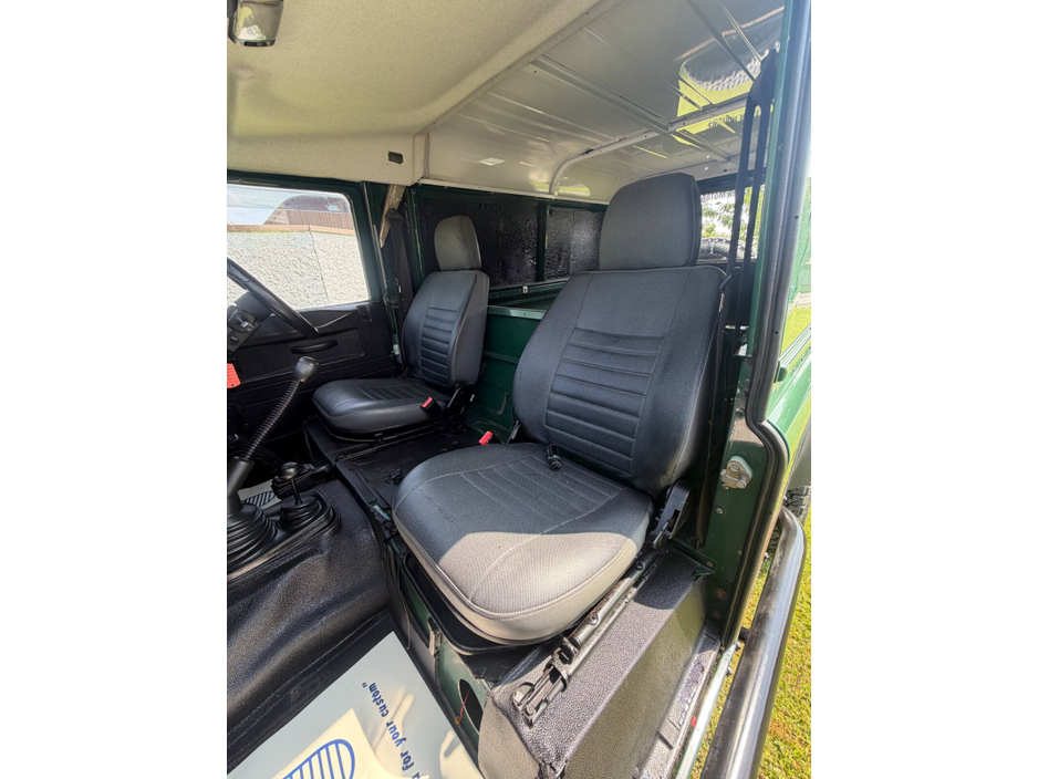 2006 Land Rover Defender 2.5L Diesel For Sale Images