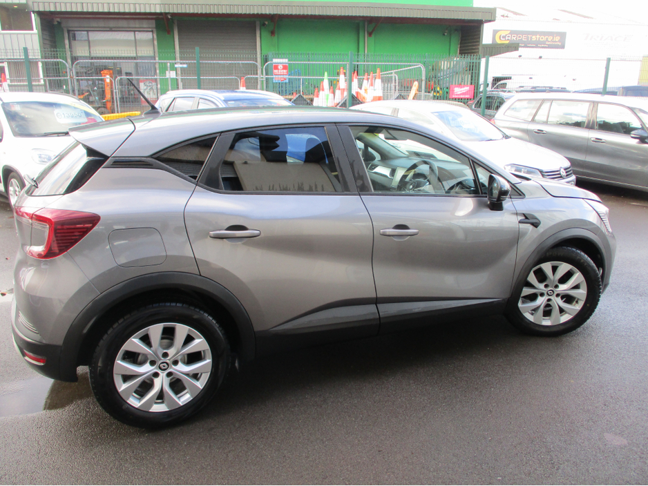 2022 Renault Captur 1L Petrol For Sale Images