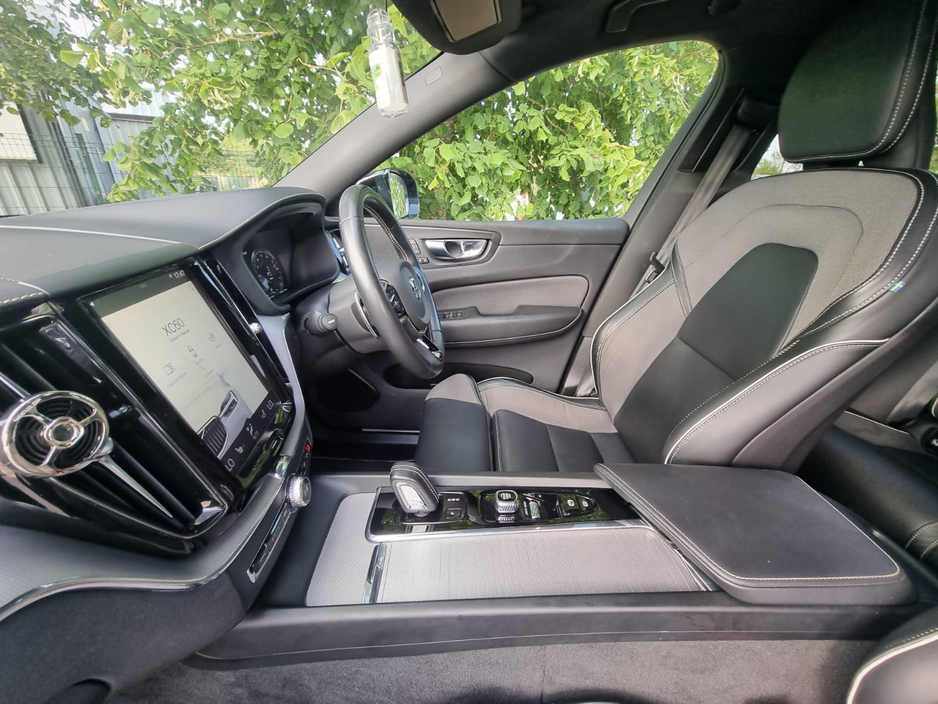 2020 Volvo XC60 2L Petrol Plug-in Hybrid For Sale Images