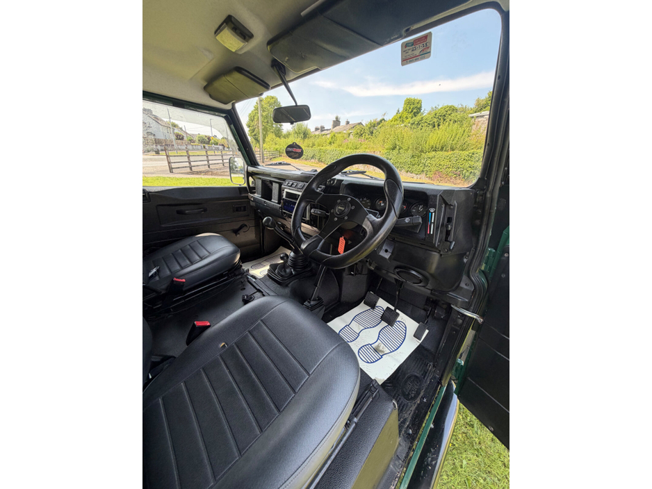 2006 Land Rover Defender 2.5L Diesel For Sale Images