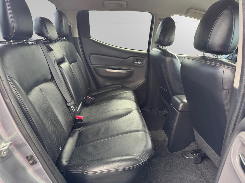 2016 Mitsubishi L200 2.4L Diesel For Sale Images