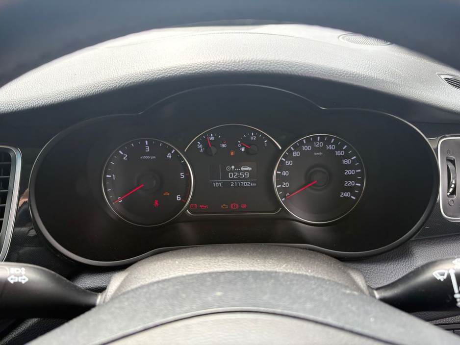 2016 Kia Carens 1.7L Diesel For Sale Images