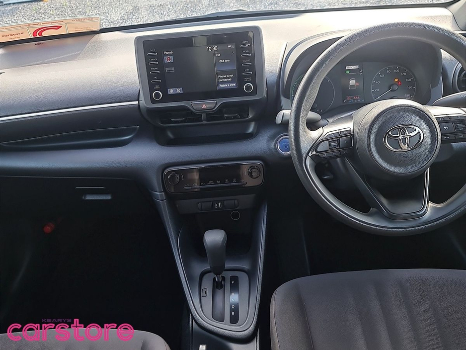 Toyota Yaris Hybrid X — thumbnail 11