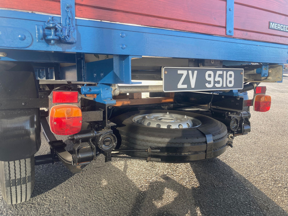 1976 Mercedes-Benz 306 D 2.2L Diesel For Sale Images