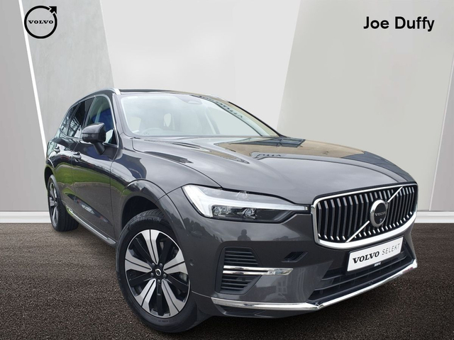 2023 VOLVO XC60 T6 PHEV 350hp AT8 Plus (bright theme)
