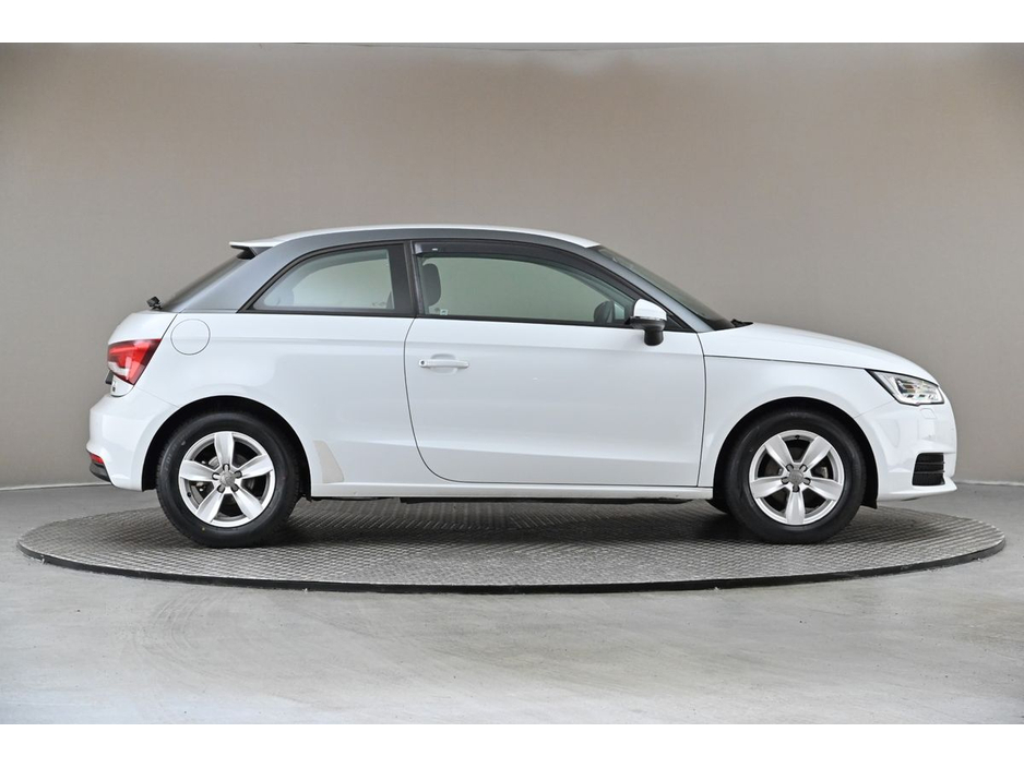Audi A1 1.0 TFSI S-TRONIC 3DR SPORTBACK *PARK SENSORS* — thumbnail 11