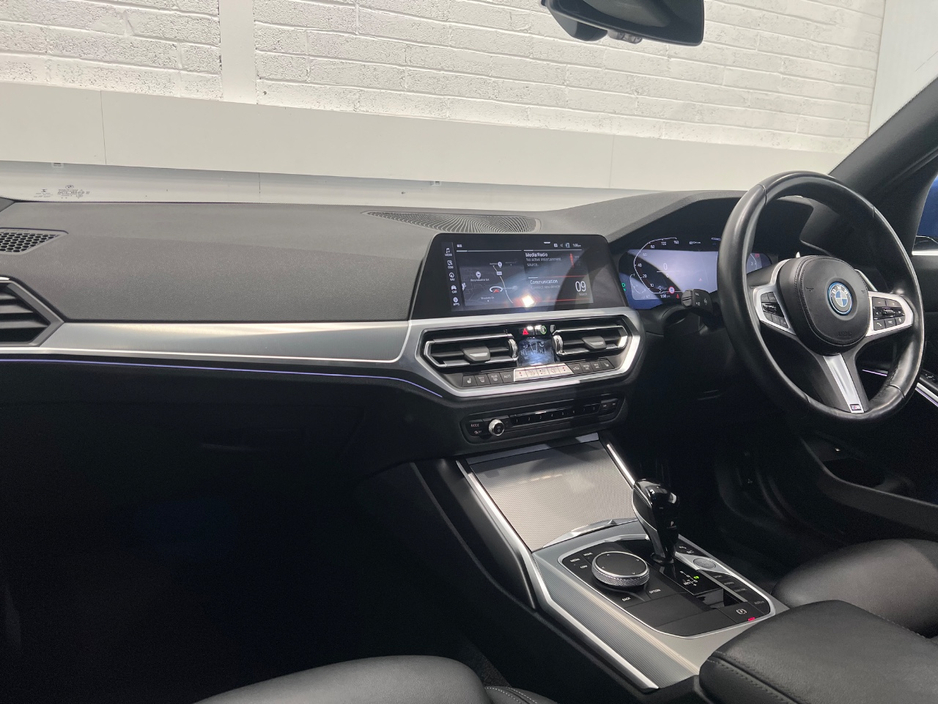 2022 BMW 3 Series 2L Petrol Plug-in Hybrid For Sale Images