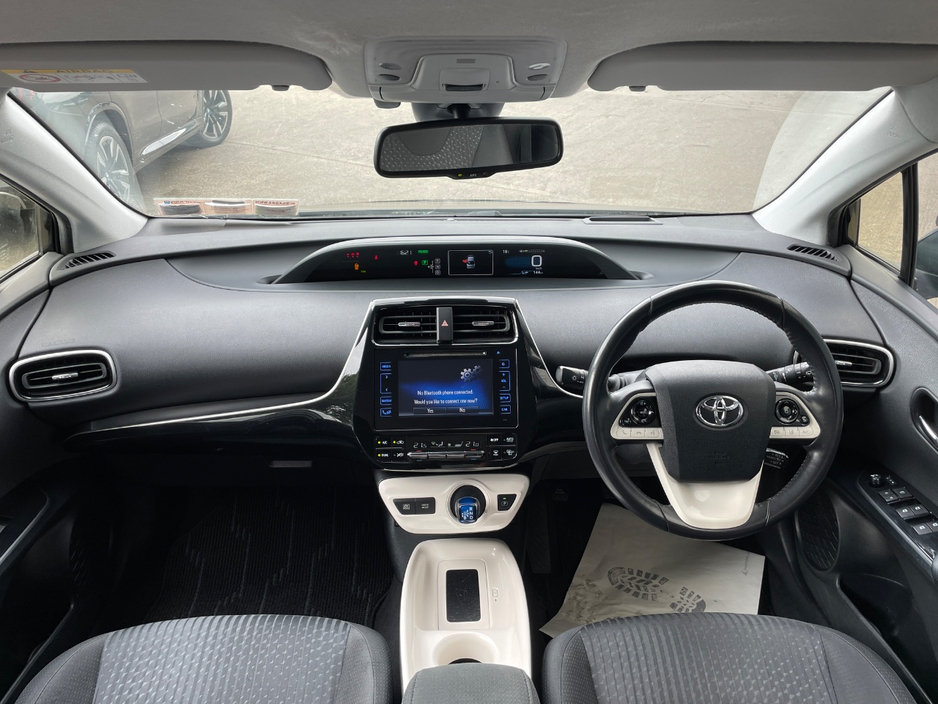 2016 Toyota Prius 1.8L Petrol Hybrid For Sale Images