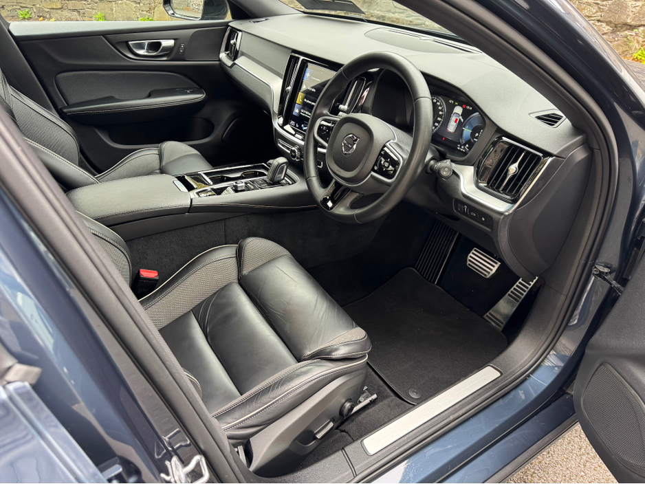 2021 Volvo V60 2L Petrol Plug-in Hybrid For Sale Images
