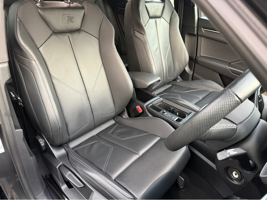 2024 Audi Q3 1.4L Petrol Plug-in Hybrid For Sale Images