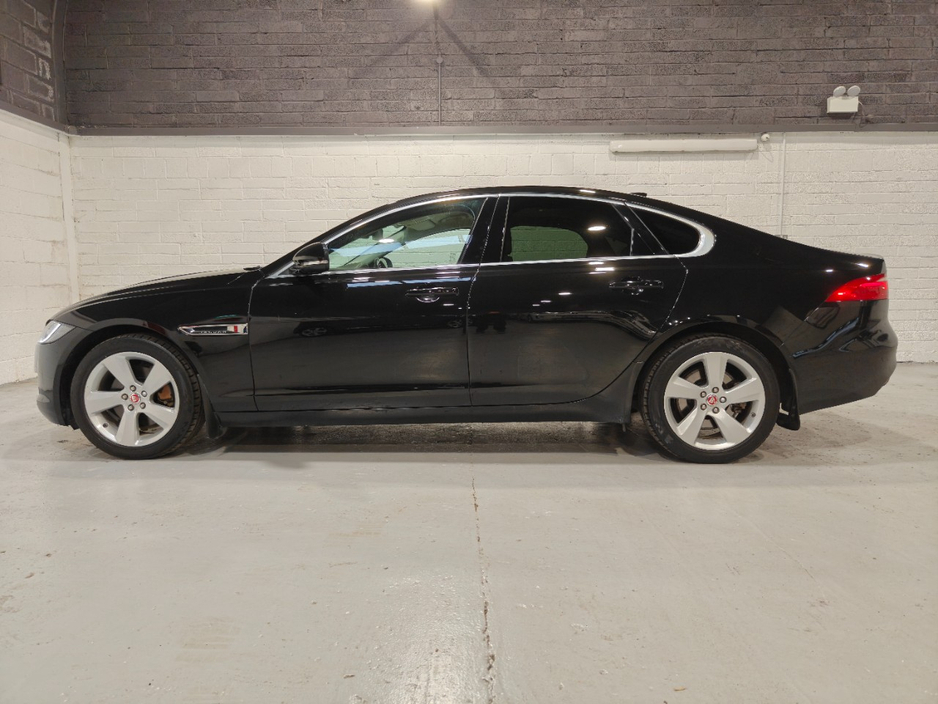 Jaguar XF 2.0 D PORTFOLIO 180PS AUTO 4DR — thumbnail 4