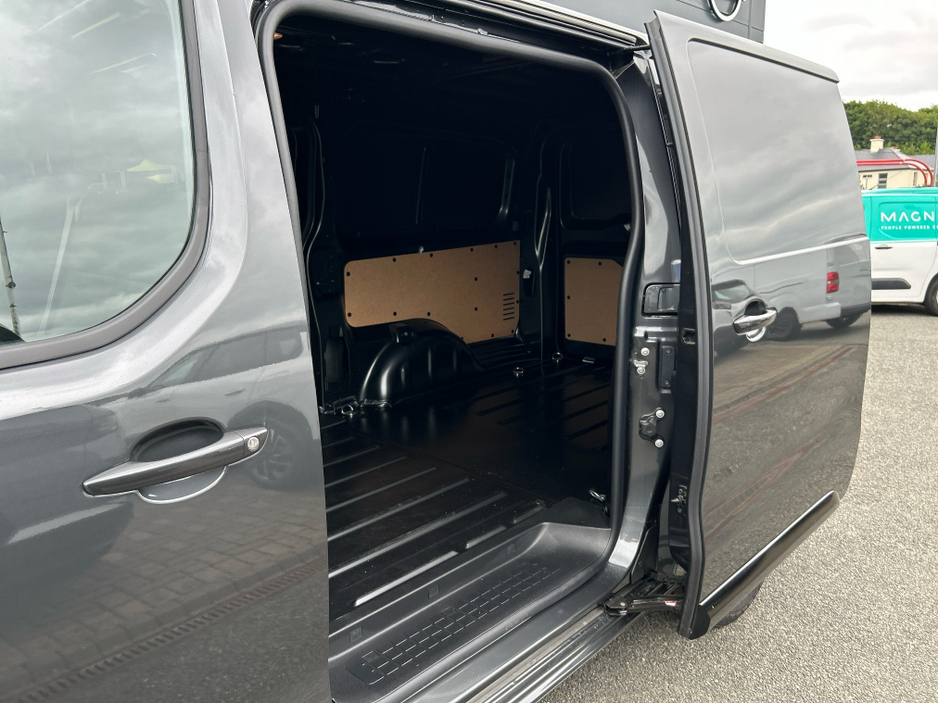 2025 Opel Vivaro 1.5L Diesel For Sale Images