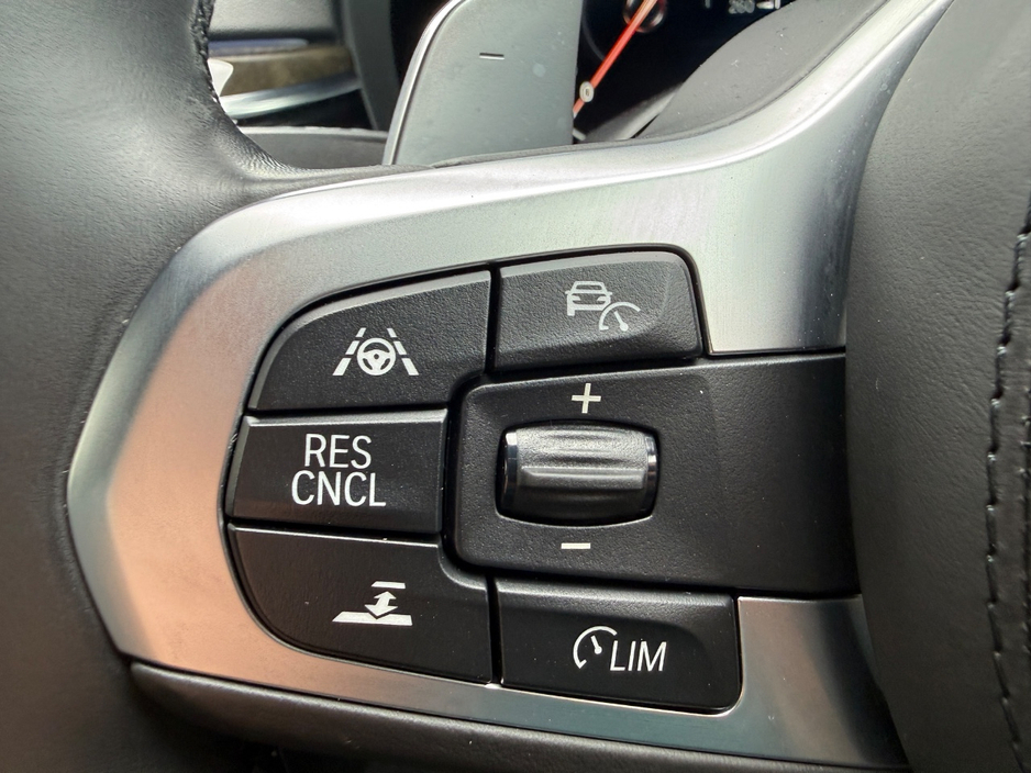 BMW 5 Series 530E M-SPORT 2.0 HYBRID AUTOMATIC * VIRTUAL COCKPIT, REAR VIEW CAMERA, 19 " DIAMOND CUT ALLOYS, PARKING SENSORS FRONT & REAR, APPLE CARPLAY /ANDROID AUTO, MEMORY SEATS, LEATHER UPHOLSTERY * — thumbnail 15