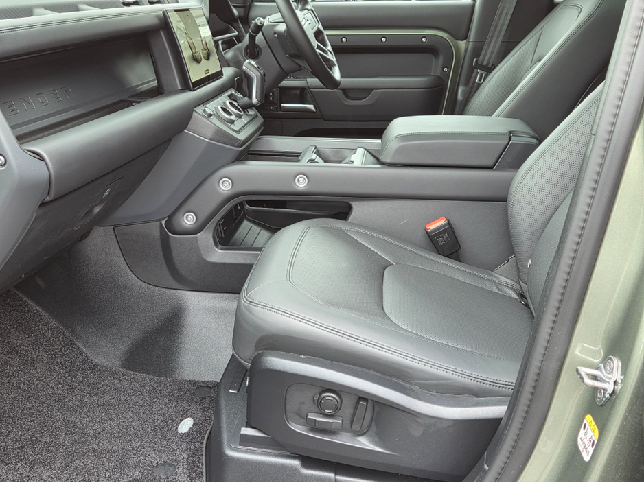 2024 Land Rover Defender 2L Petrol Plug-in Hybrid For Sale Images