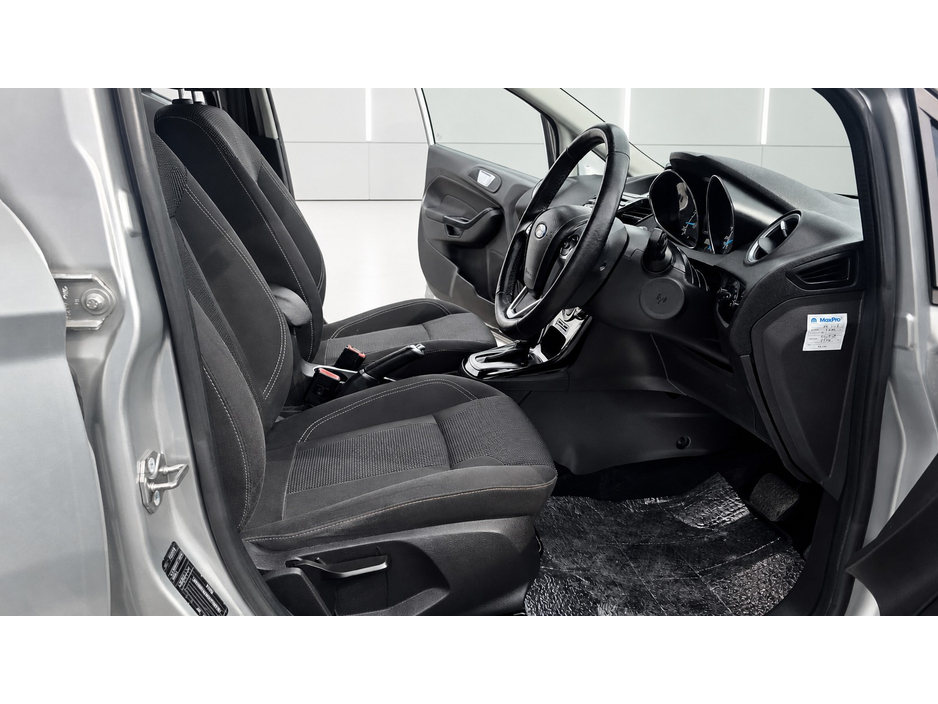 Ford Fiesta 2016 Ford Fiesta 1.0L  Auto *High Spec* — thumbnail 23