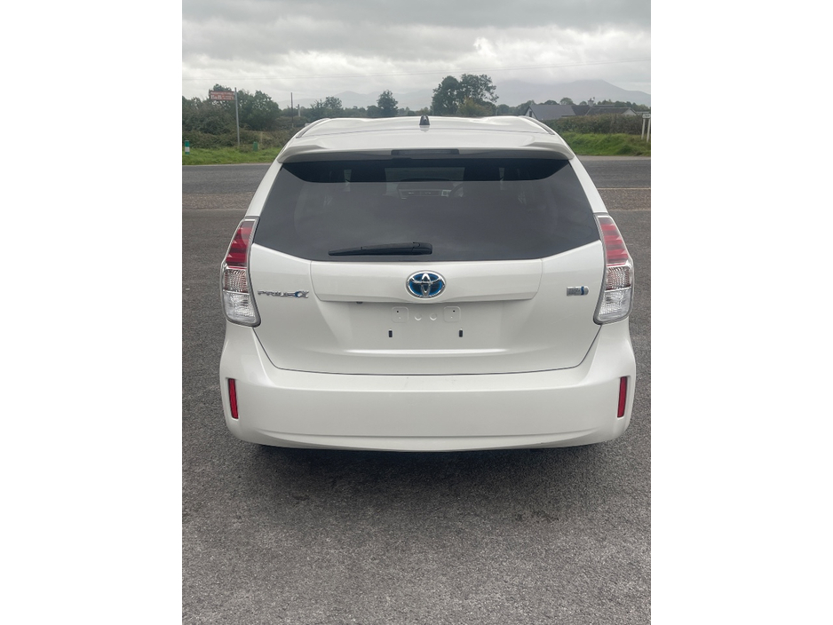2016 Toyota Prius Alpha 1.8L Petrol Hybrid For Sale Images