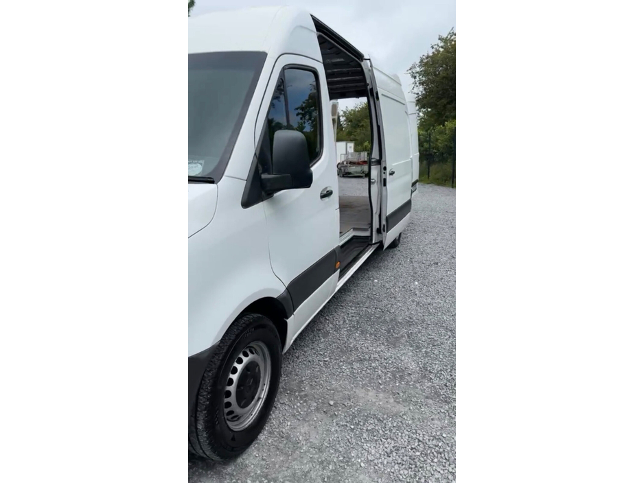 2022 Mercedes-Benz Sprinter 2L Diesel For Sale Images