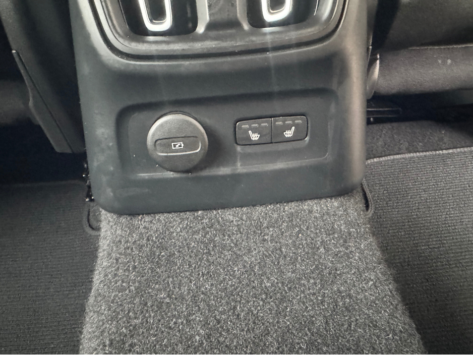 2022 Volvo XC40 1.5L Petrol Plug-in Hybrid For Sale Images